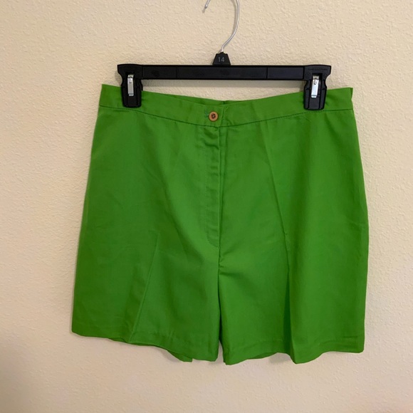 Vintage dead stock high waisted Kelly green shorts - Picture 4 of 7